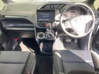 Toyota VOXY лот № 3008 оценка 4  с аукциона в Японии 3