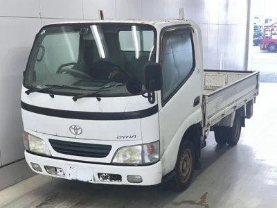 Toyota DYNA  с аукциона в Японии