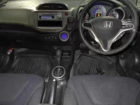 Honda FIT лот № 1060 оценка 3  с аукциона в Японии 5