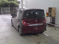 Honda FREED лот № 1086 оценка R  с аукциона в Японии 1