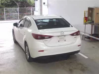 Mazda AXELA лот № 1037 оценка 3.5  с аукциона в Японии 1