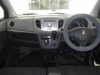 Suzuki WAGON R лот № 1035 оценка 3  с аукциона в Японии 5