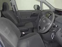 Toyota VOXY лот № 261 оценка 3  с аукциона в Японии 2