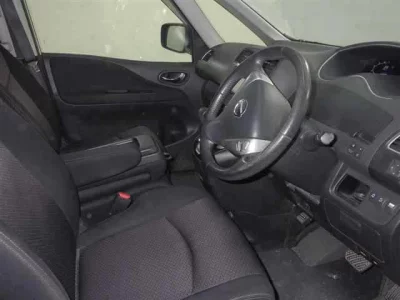 Nissan SERENA  с аукциона в Японии