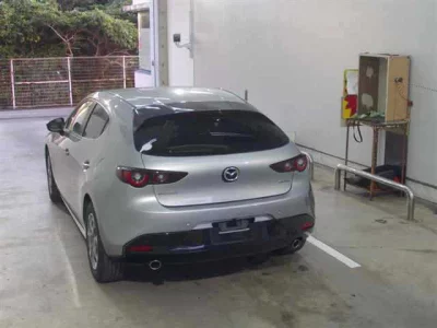Mazda MAZDA3  с аукциона в Японии