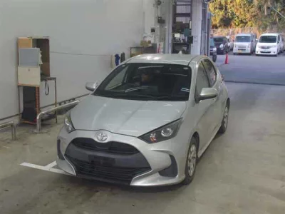 Toyota YARIS  с аукциона в Японии