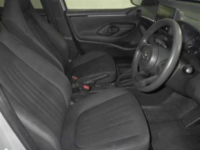 Toyota YARIS  с аукциона в Японии