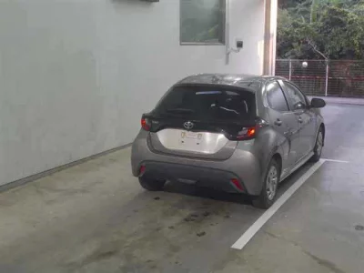 Toyota YARIS  с аукциона в Японии