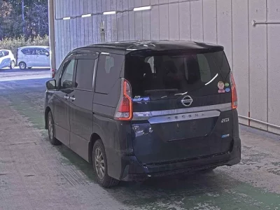 Nissan SERENA  с аукциона в Японии