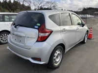 Nissan NOTE лот № 10 оценка 3  с аукциона в Японии 1
