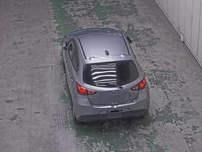 Mazda DEMIO  с аукциона в Японии