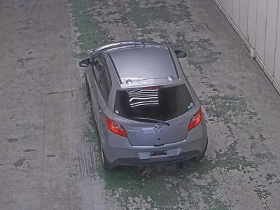 Mazda DEMIO  с аукциона в Японии