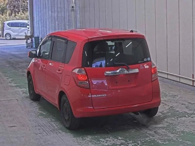 Toyota RACTIS  с аукциона в Японии