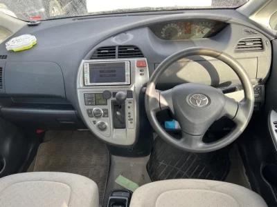 Toyota RACTIS  с аукциона в Японии