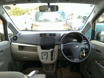 Daihatsu MOVE  с аукциона в Японии