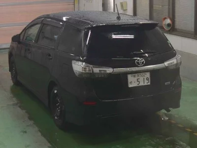 Toyota WISH  с аукциона в Японии