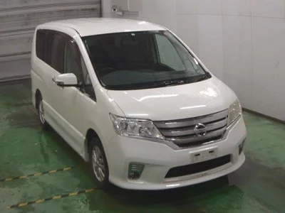 Nissan SERENA  с аукциона в Японии
