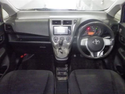 Toyota RACTIS  с аукциона в Японии