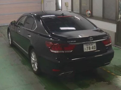 Lexus LS  с аукциона в Японии