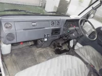 Toyota HIACE TRUCK лот № 6020 оценка 3  с аукциона в Японии 2