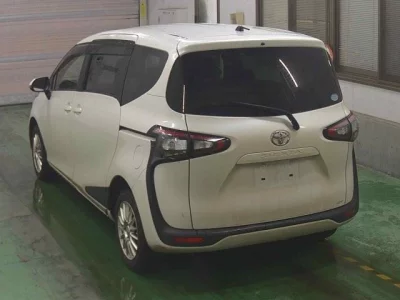 Toyota SIENTA  с аукциона в Японии