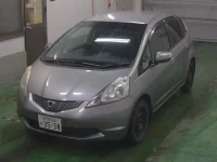 Honda FIT лот № 267 оценка 3  с аукциона в Японии 5