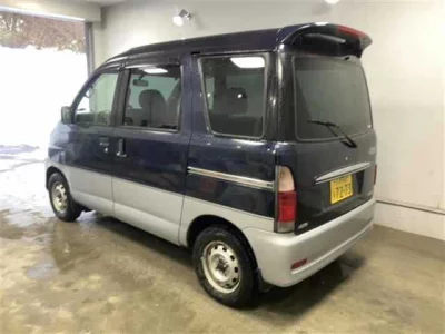 Daihatsu Atrai Wagon  с аукциона в Японии