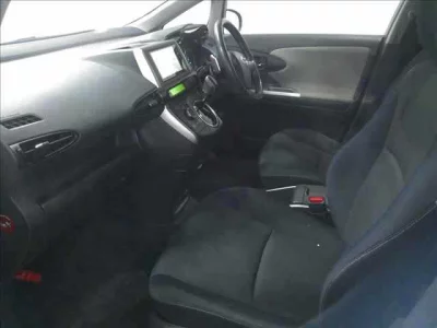 Toyota WISH  с аукциона в Японии