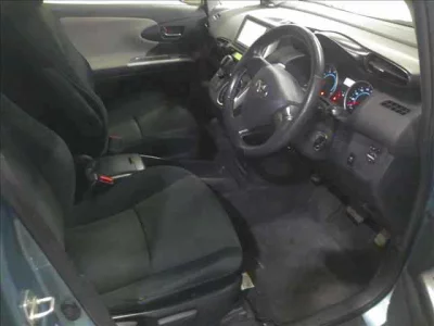 Toyota WISH  с аукциона в Японии