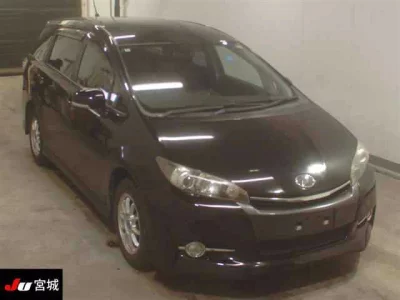 Toyota WISH  с аукциона в Японии