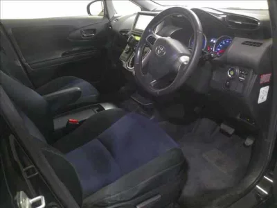 Toyota WISH  с аукциона в Японии