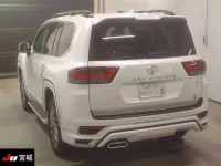 Toyota LAND CRUISER лот № 2055 оценка 5  с аукциона в Японии 1