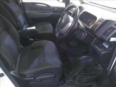 Nissan SERENA  с аукциона в Японии