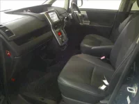 Toyota VOXY лот № 3002 оценка   с аукциона в Японии 2