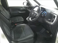 Toyota VOXY лот № 2016 оценка 4.5  с аукциона в Японии 3