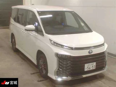 Toyota VOXY  с аукциона в Японии