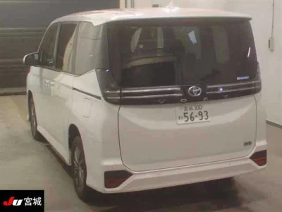 Toyota VOXY  с аукциона в Японии