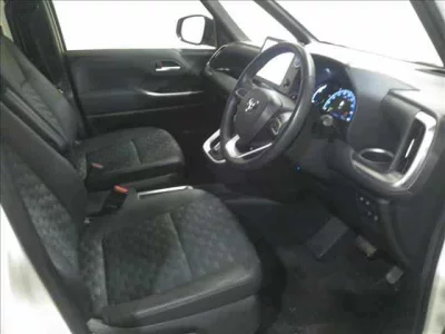 Toyota VOXY  с аукциона в Японии