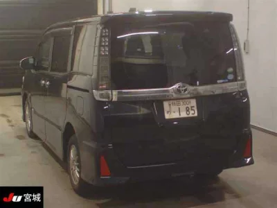 Toyota VOXY  с аукциона в Японии