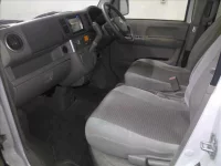 Nissan CLIPPER RIO лот № 4216 оценка 3  с аукциона в Японии 2