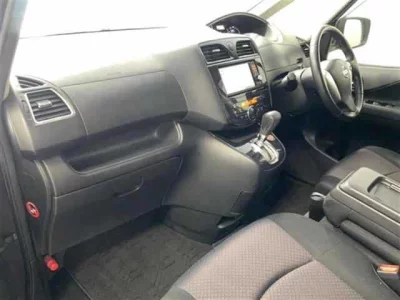 Nissan SERENA  с аукциона в Японии