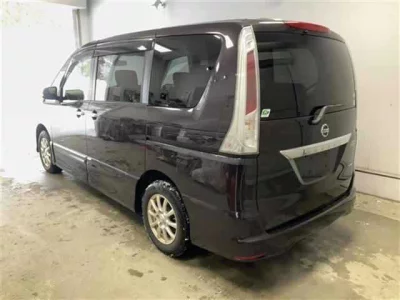Nissan SERENA  с аукциона в Японии