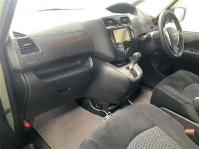 Nissan SERENA  с аукциона в Японии