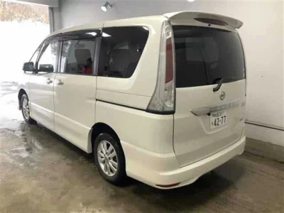 Nissan SERENA  с аукциона в Японии