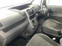 Toyota NOAH лот № 10096 оценка 3.5  с аукциона в Японии 2