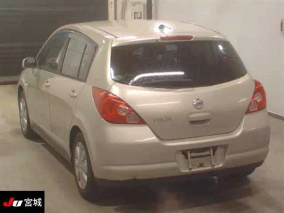 Nissan TIIDA