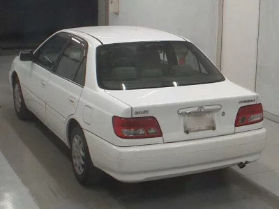 Toyota CARINA  с аукциона в Японии