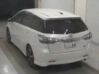 Toyota WISH лот № 3046 оценка 4  с аукциона в Японии 1