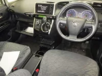 Toyota WISH лот № 3046 оценка 4  с аукциона в Японии 2
