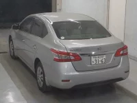 Nissan SYLPHY лот № 3033 оценка 4  с аукциона в Японии 1